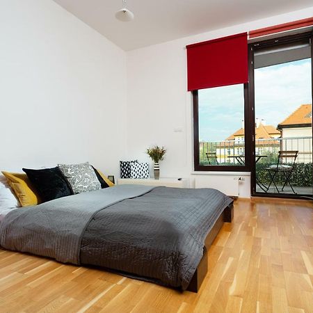 Prague Days - Family 2Bdr Apt - Garage Parking - Balcony المظهر الخارجي الصورة
