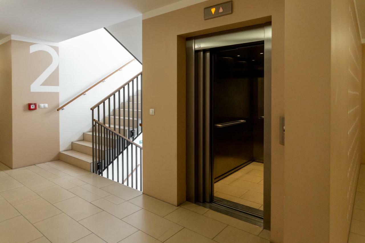Prague Days - Family 2Bdr Apt - Garage Parking - Balcony المظهر الخارجي الصورة