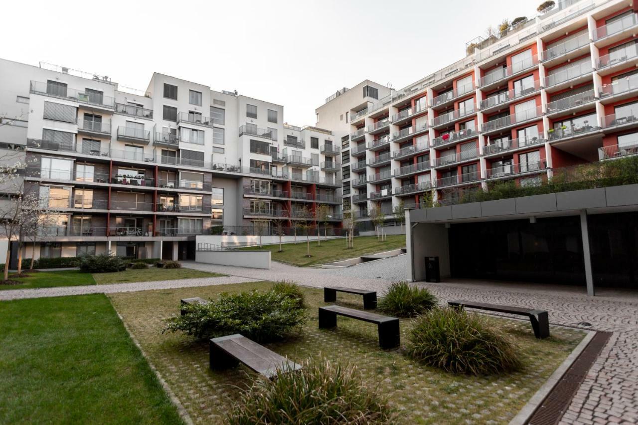 Prague Days - Family 2Bdr Apt - Garage Parking - Balcony المظهر الخارجي الصورة